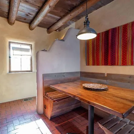 Holiday home Canyon Getaway- Courtyard, Canyon Rd & Plaza, 1br