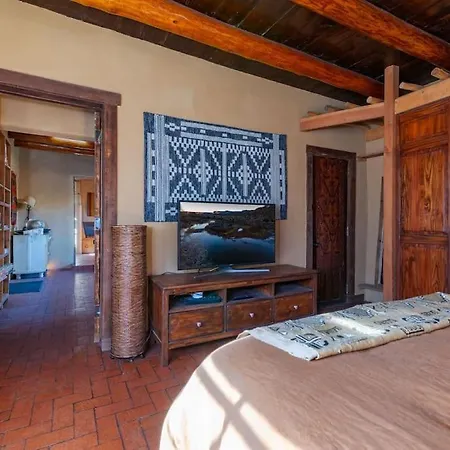Holiday home Canyon Getaway- Courtyard, Canyon Rd & Plaza, 1br